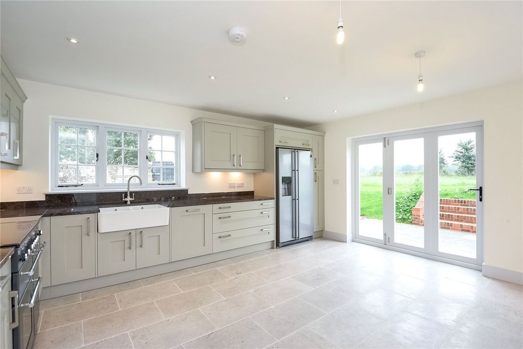 Property photo 2 of 27 Picture No. 22