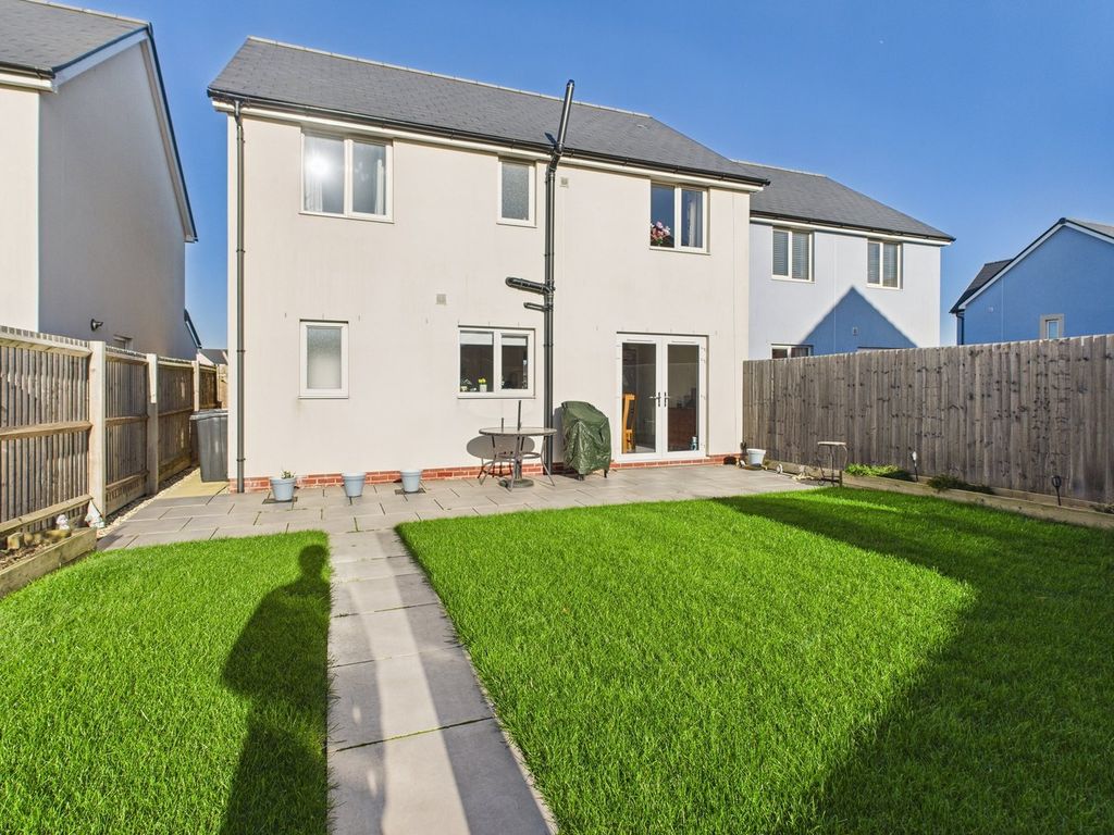 Property photo 2 of 19