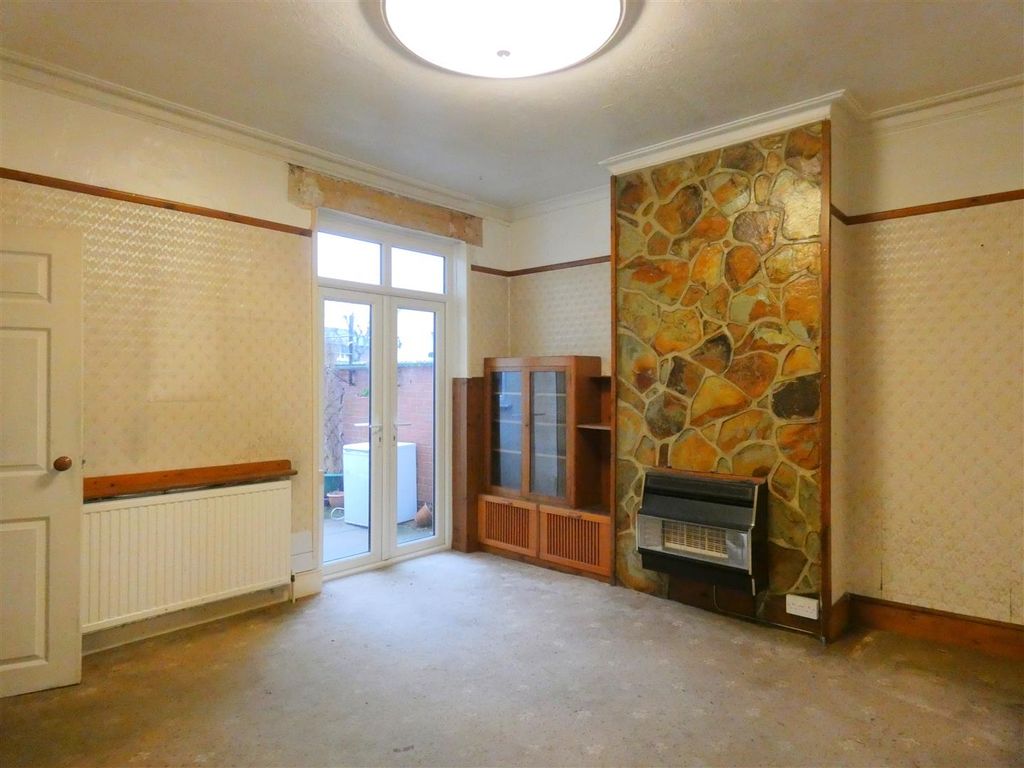 Property photo 3 of 12 Dining Room