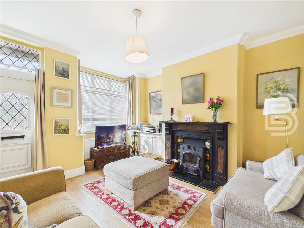 Property photo 3 of 17 Cam01515G0-Pr0202-Still010.Jpg