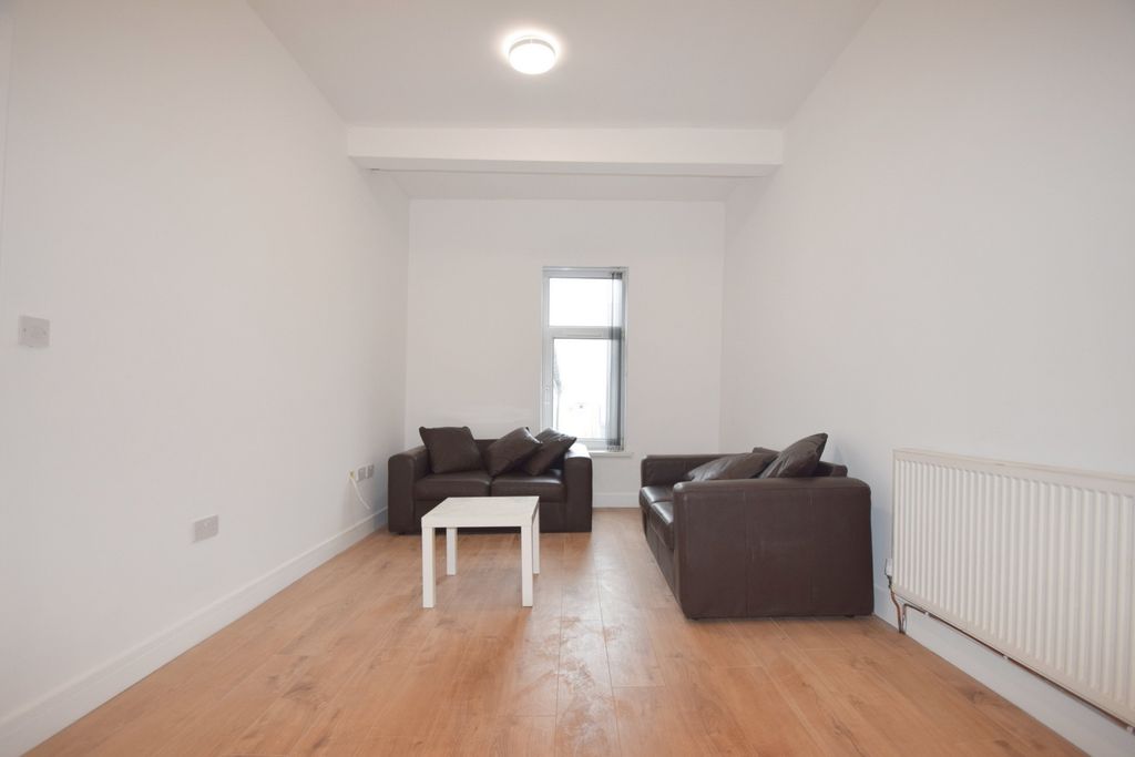 Property photo 3 of 8 Photo 3