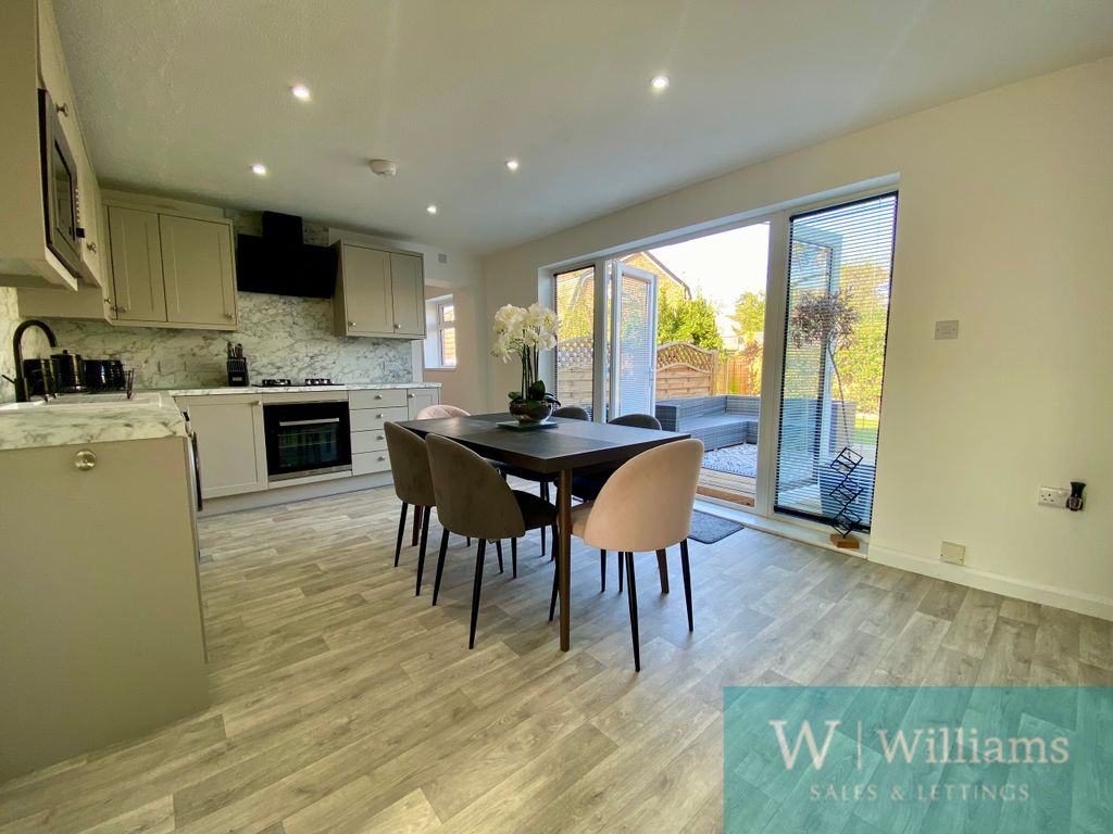 Property photo 3 of 16 Living Room