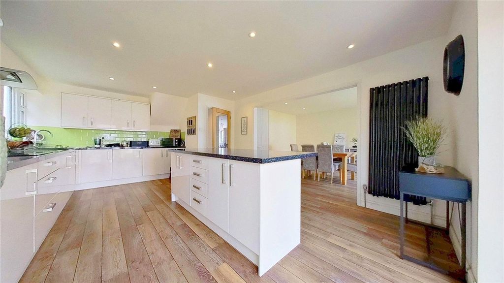 Property photo 3 of 19 Picture No. 51