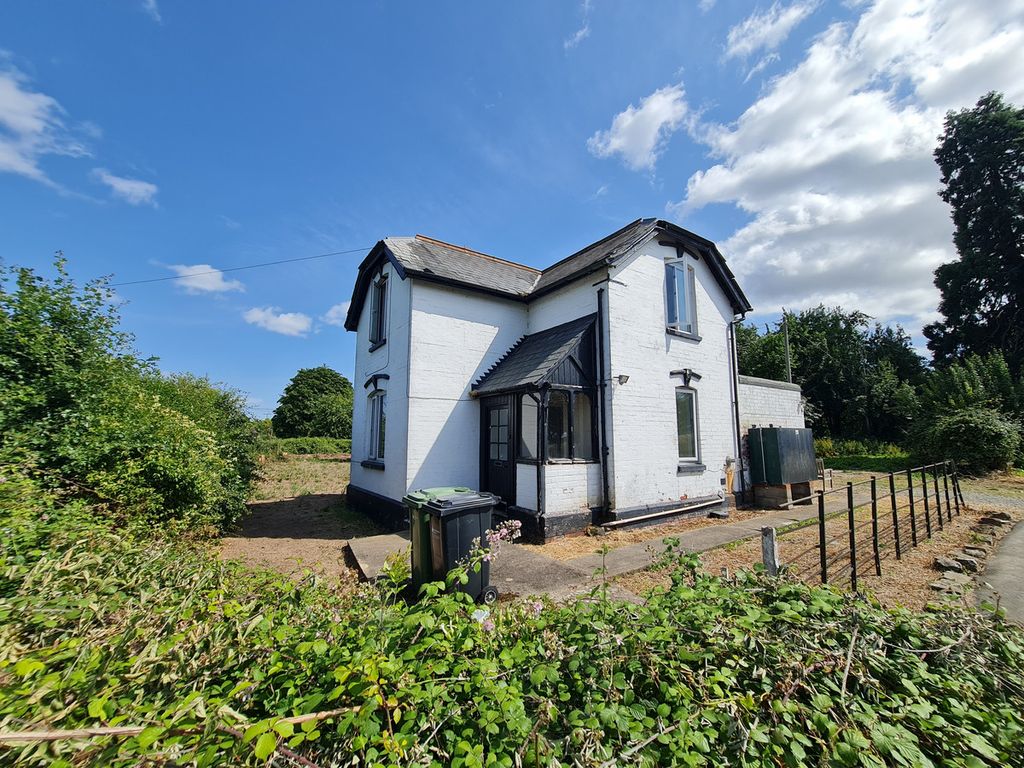 Property photo 2 of 8