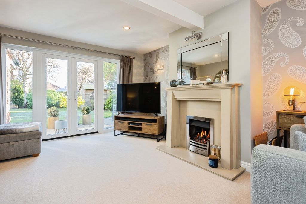 Property photo 2 of 20