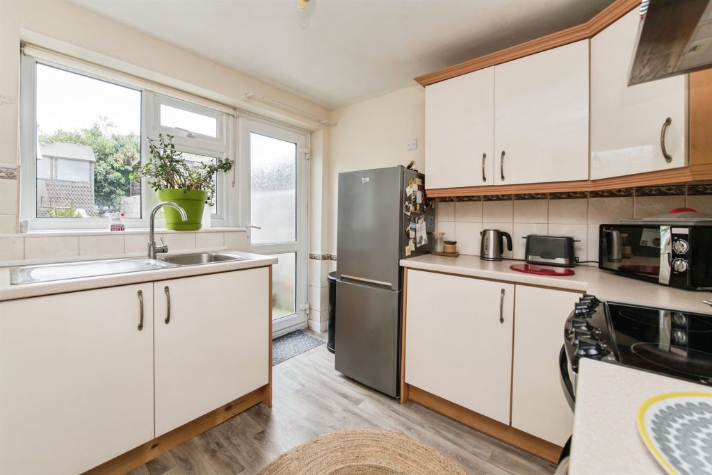 Property photo 3 of 18