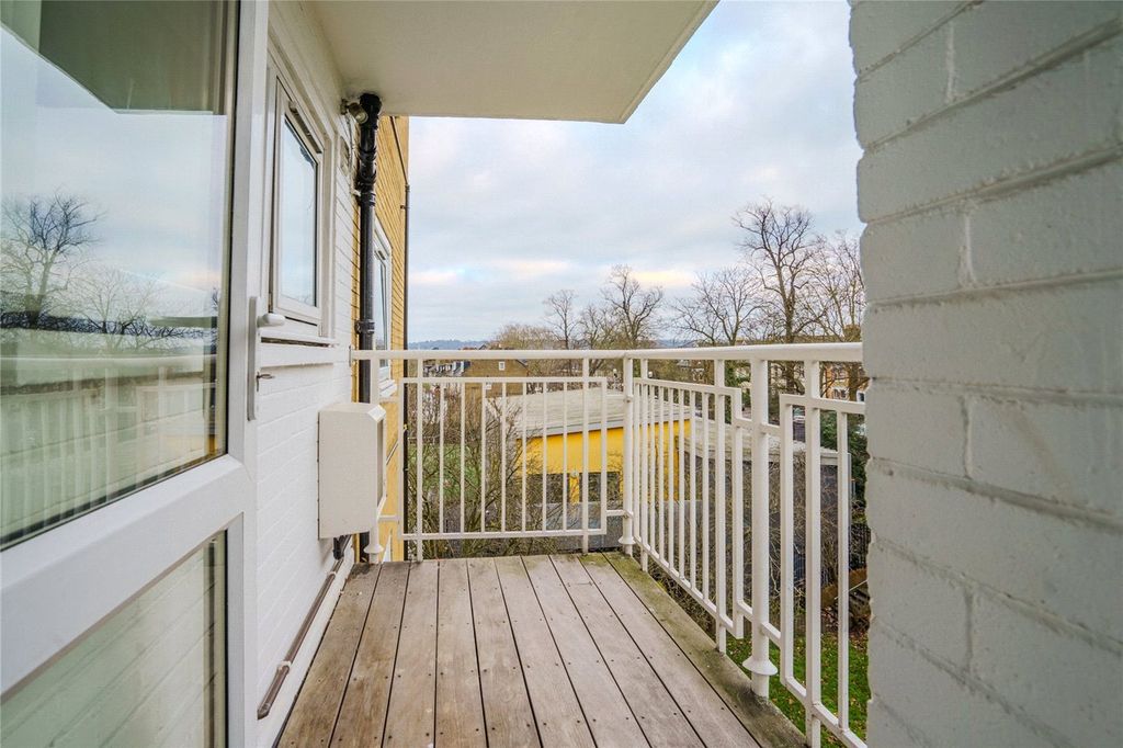 Property photo 1 of 10 Balcony