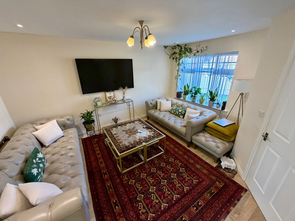 Property photo 2 of 14 Image