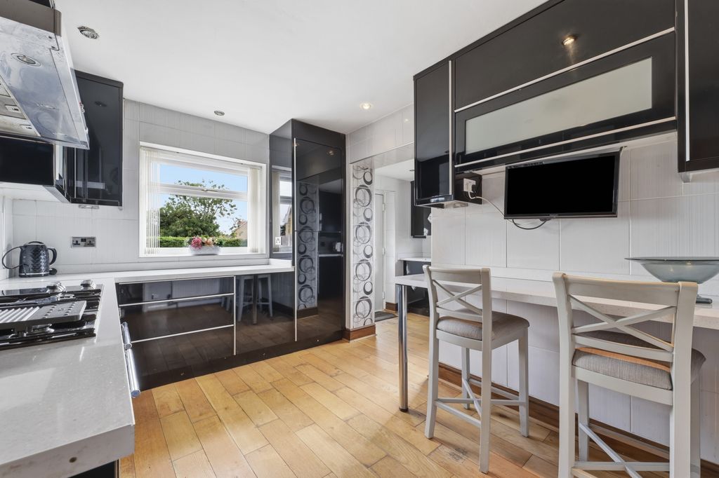 Property photo 2 of 35 P1257577