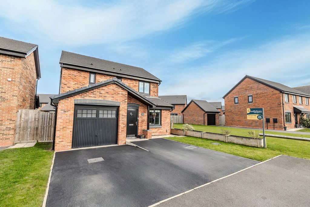 Property photo 1 of 33 Front (Exterior)