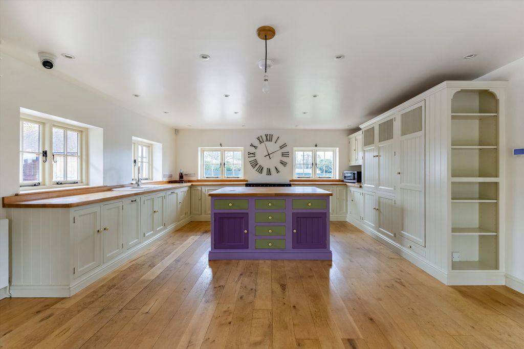 Property photo 3 of 18 Image