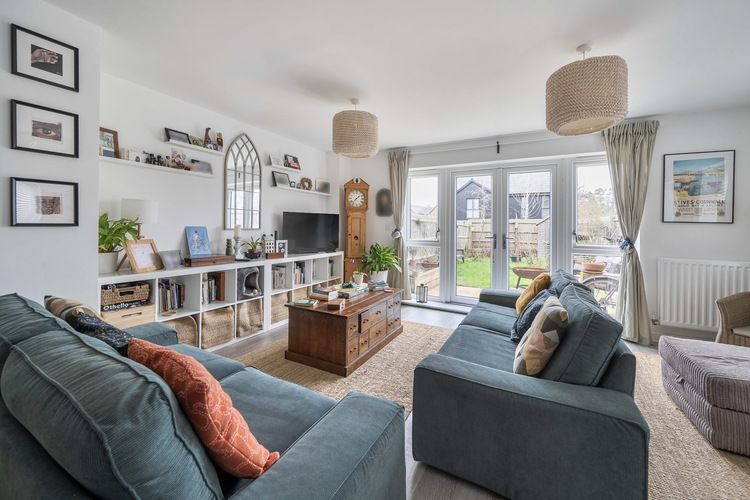 Property photo 2 of 23