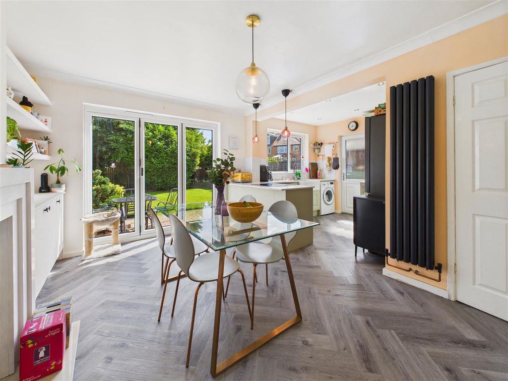 Property photo 3 of 15 Dining Kitchen