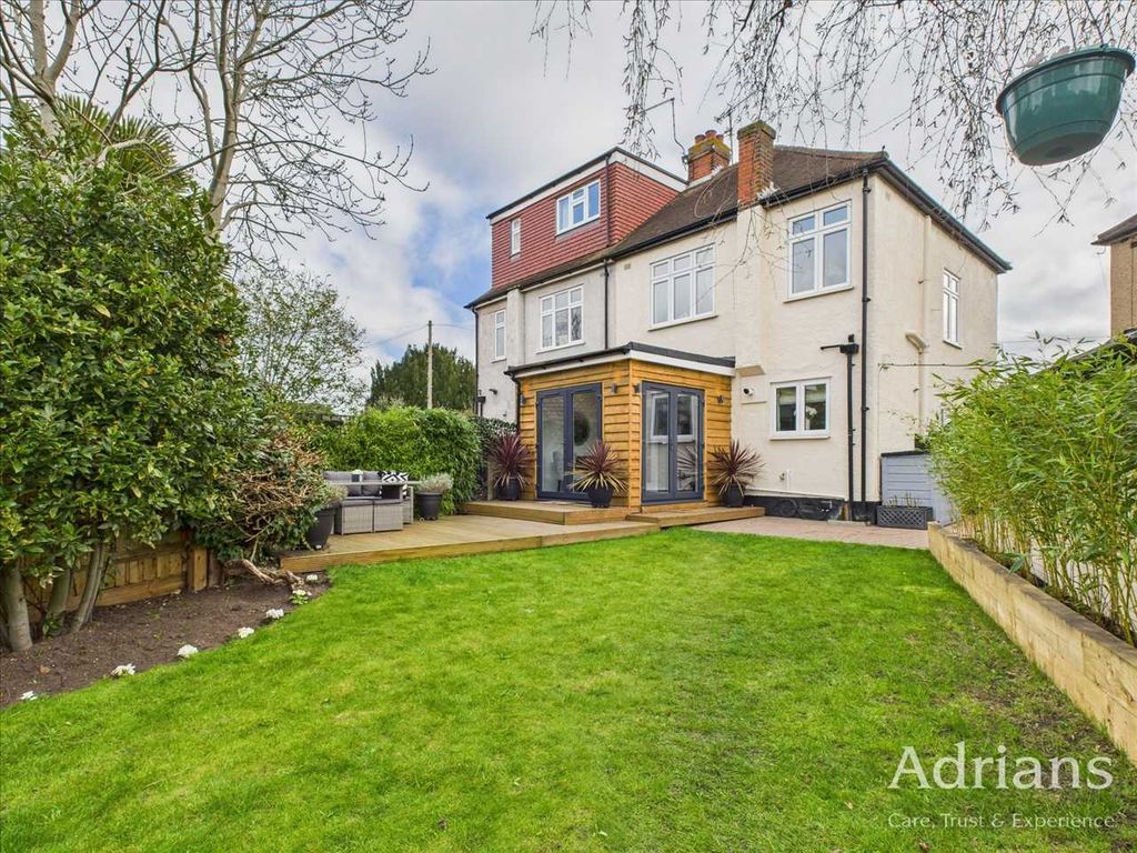 Property photo 2 of 18