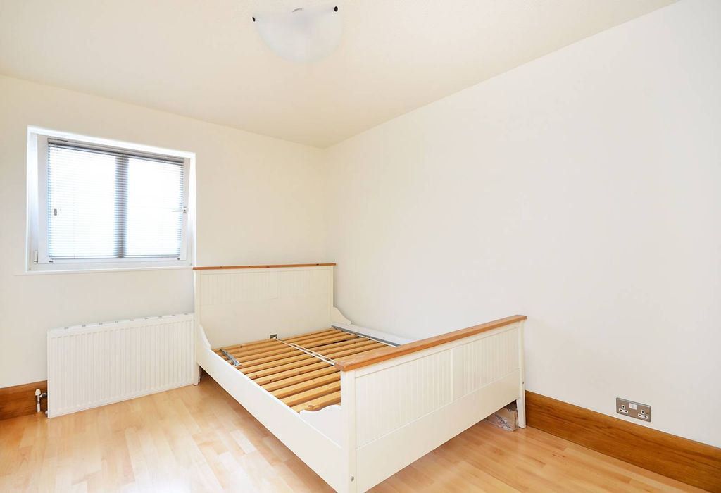 Property photo 1 of 4
