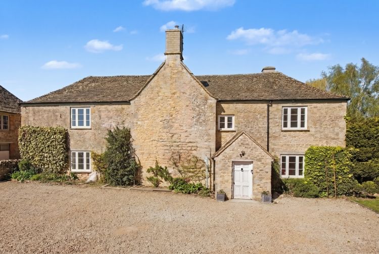 Property photo 1 of 16 327319