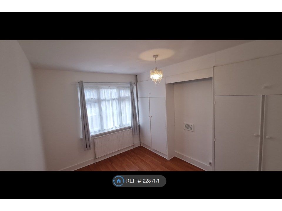 Property photo 2 of 16 Bedroom 1