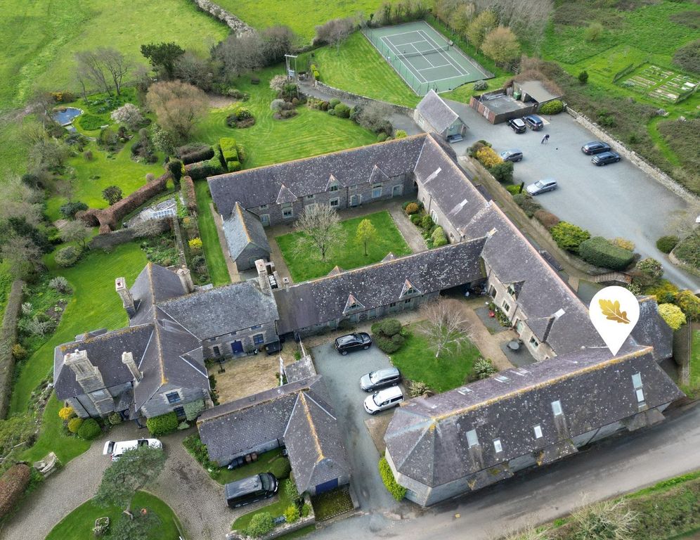 Property photo 2 of 21