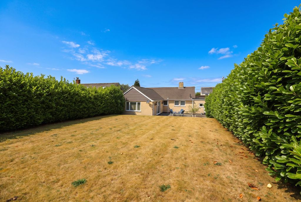 Property photo 2 of 23