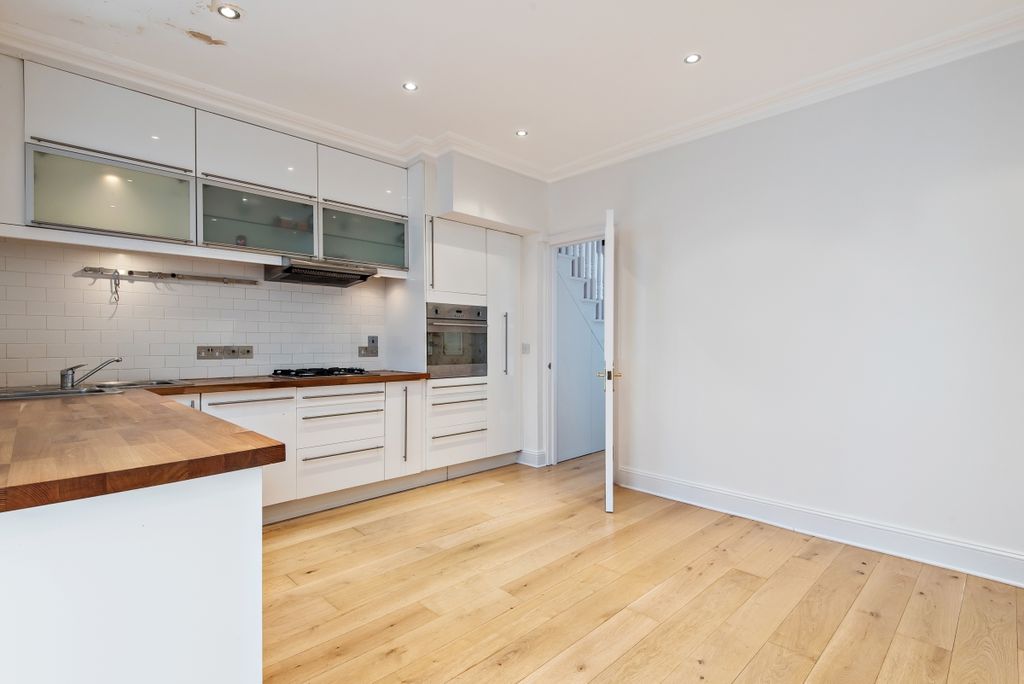 Property photo 1 of 6 Kitchen