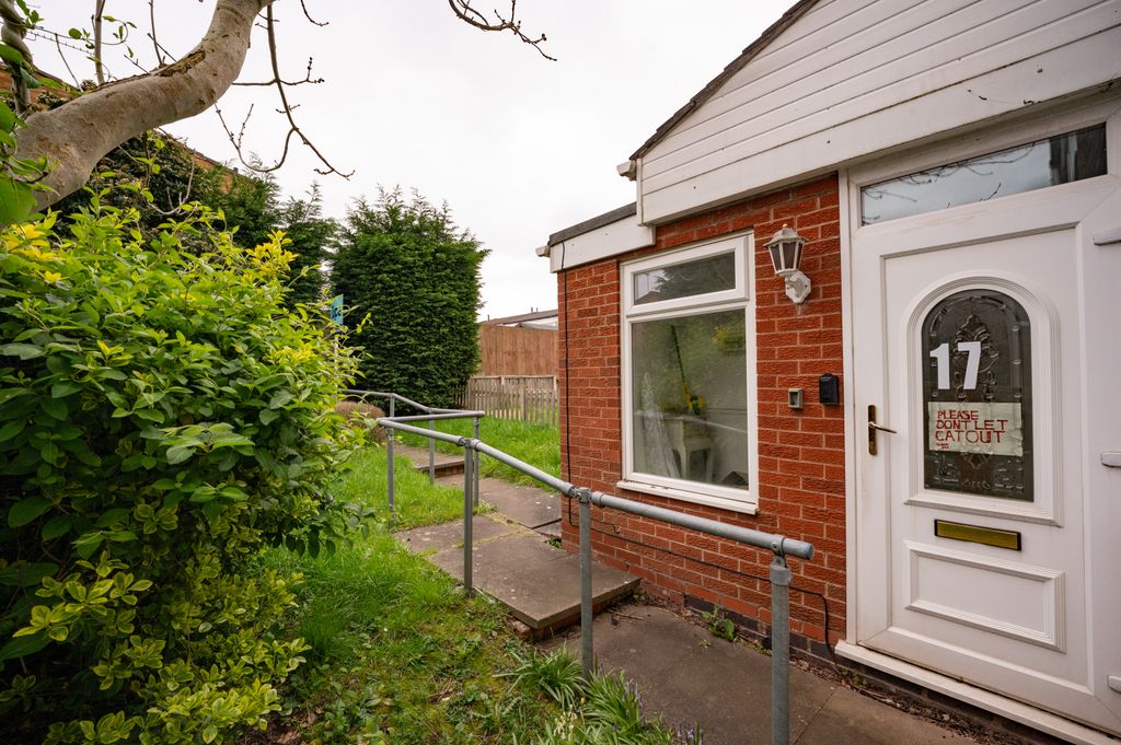 Property photo 3 of 19 03