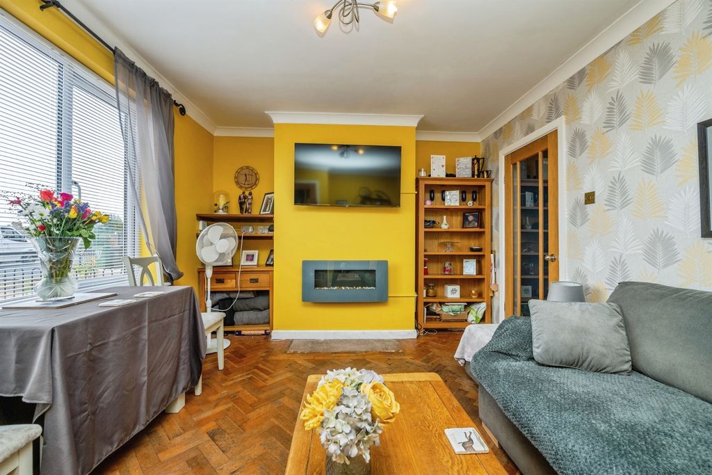 Property photo 3 of 16
