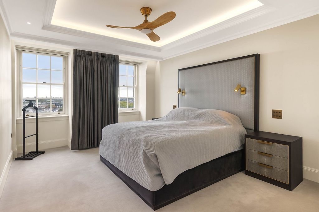 Property photo 3 of 13 Principal Bedroom