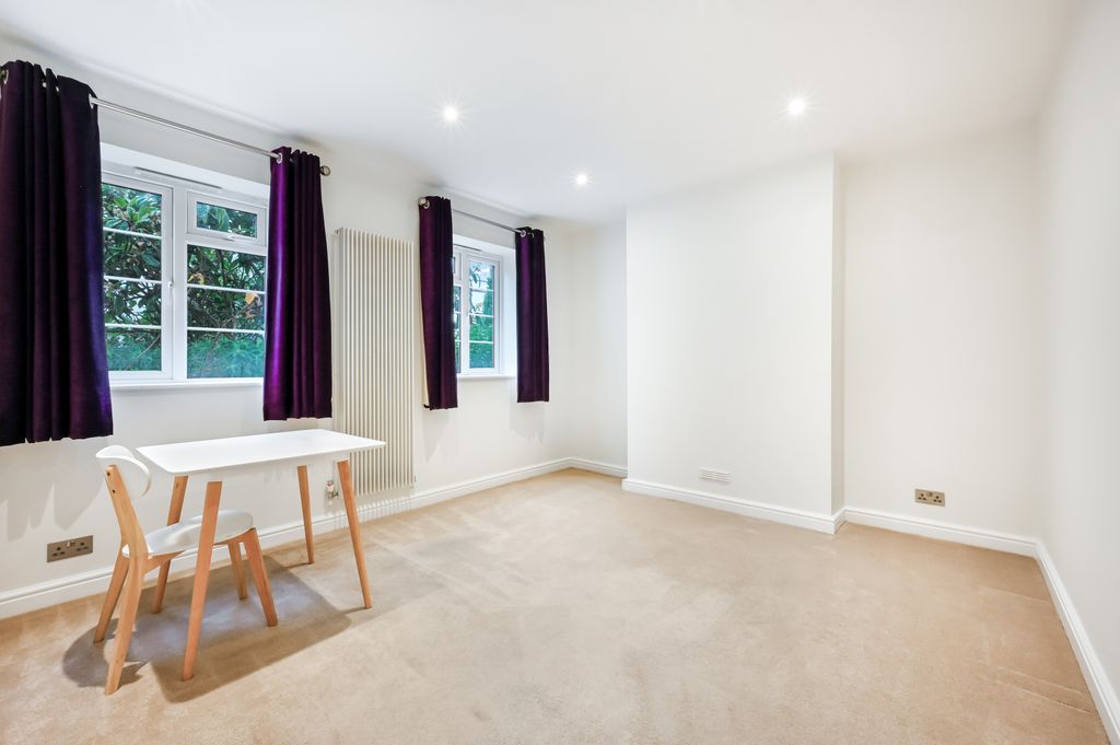 Property photo 2 of 18 Picture No. 21