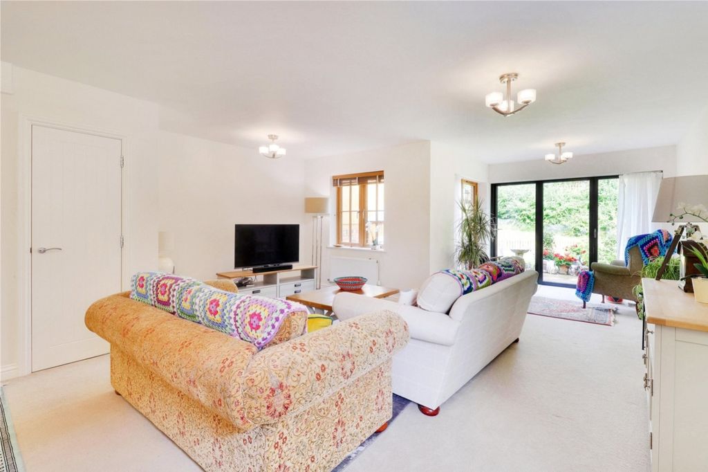 Property photo 3 of 12 Lrg_16 Coppice 3