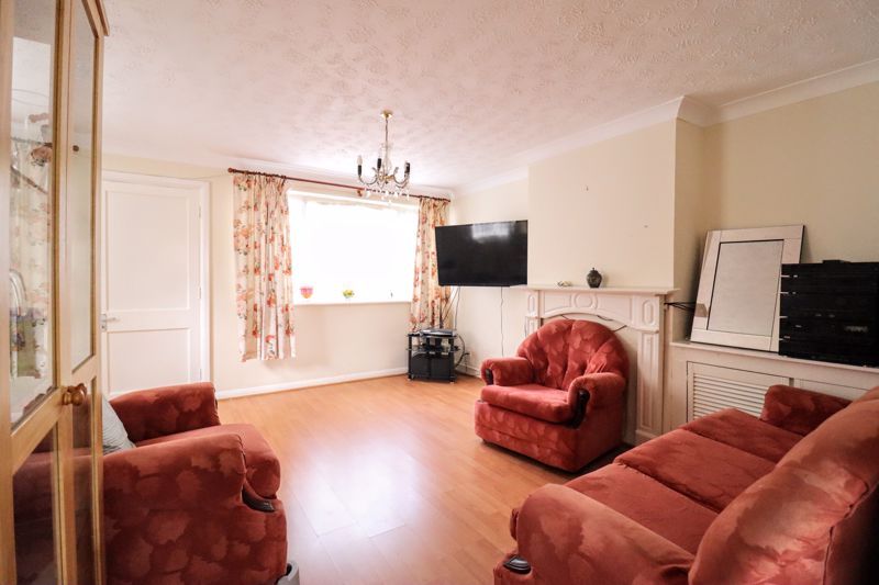 Property photo 2 of 13 Lounge