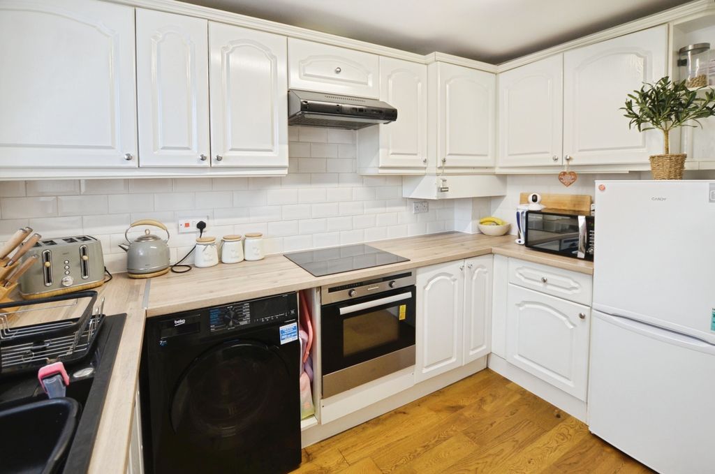 Property photo 3 of 11 48638c12-Img_3895