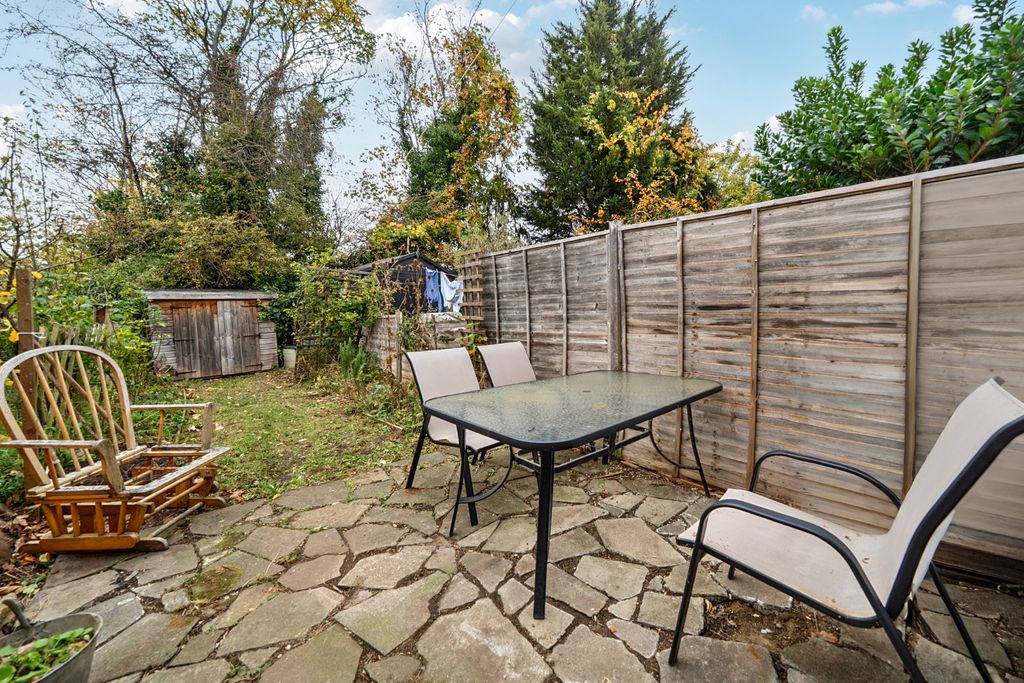 Property photo 2 of 12 Picture No. 23