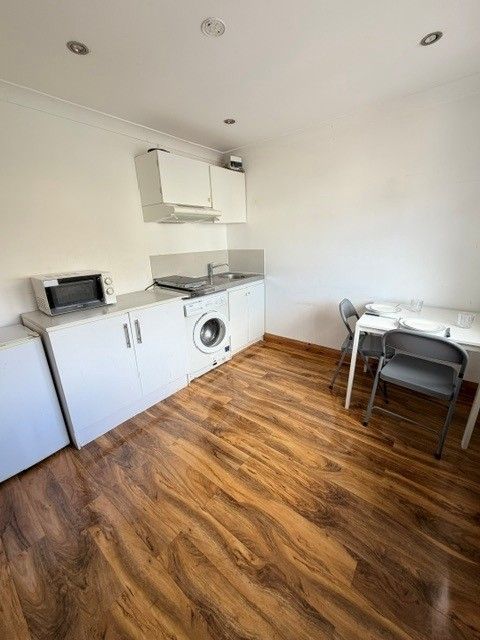 Property photo 3 of 5 Kitchen