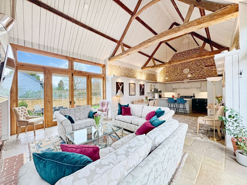 Property photo 2 of 23