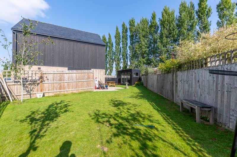 Property photo 3 of 19 Photo 27