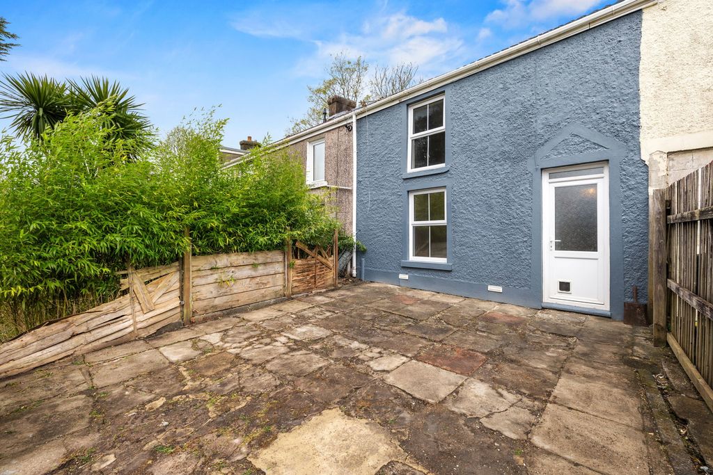 Property photo 2 of 23