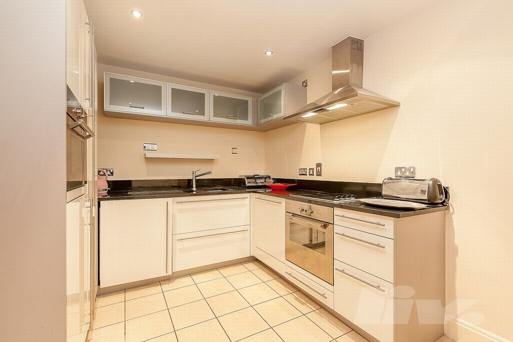 Property photo 3 of 10 Photo 6