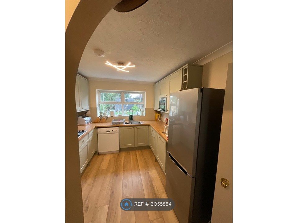 Property photo 3 of 16 Kitchen
