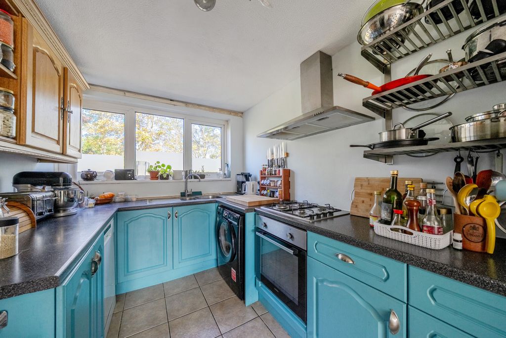 Property photo 2 of 18 1513468-8-1A05c63...