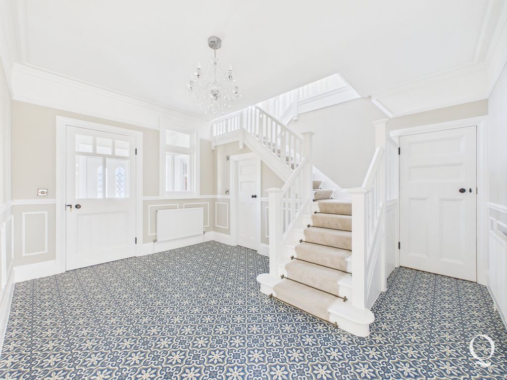 Property photo 3 of 31