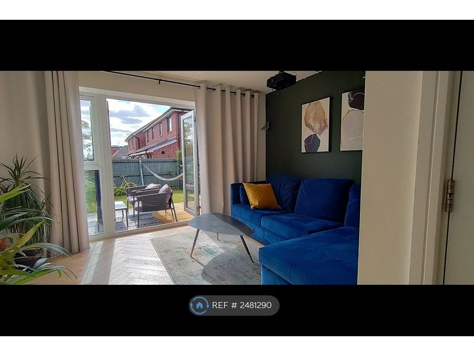 Property photo 2 of 12