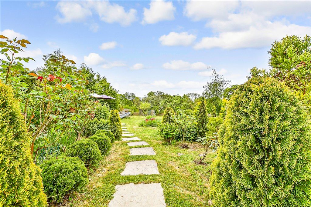 Property photo 1 of 17 Rear Garden