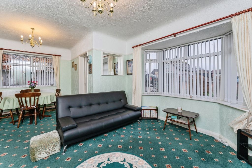 Property photo 3 of 17 Lounge Diner