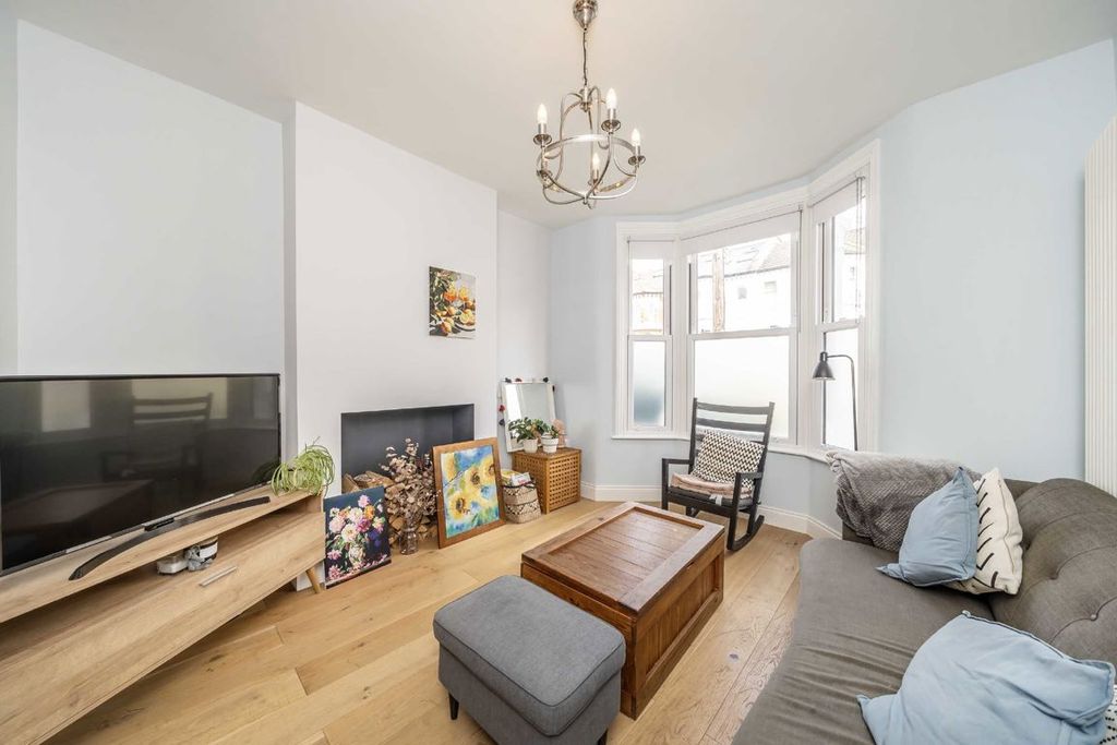 Property photo 3 of 8