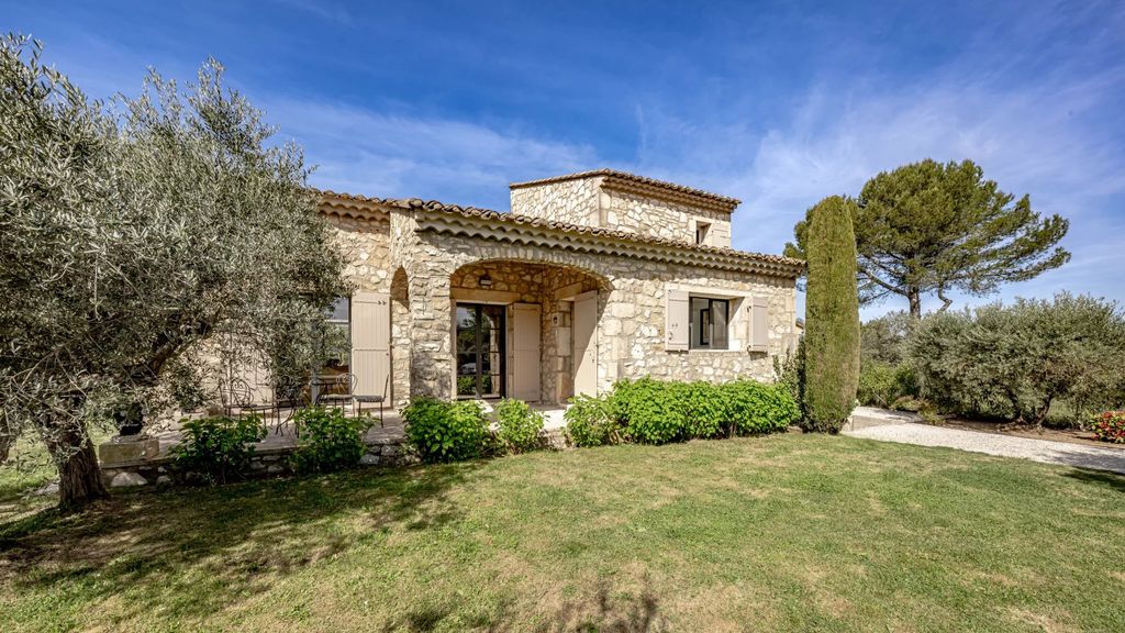 Property photo 1 of 18