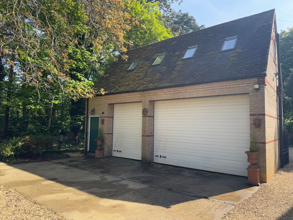 Property photo 2 of 5