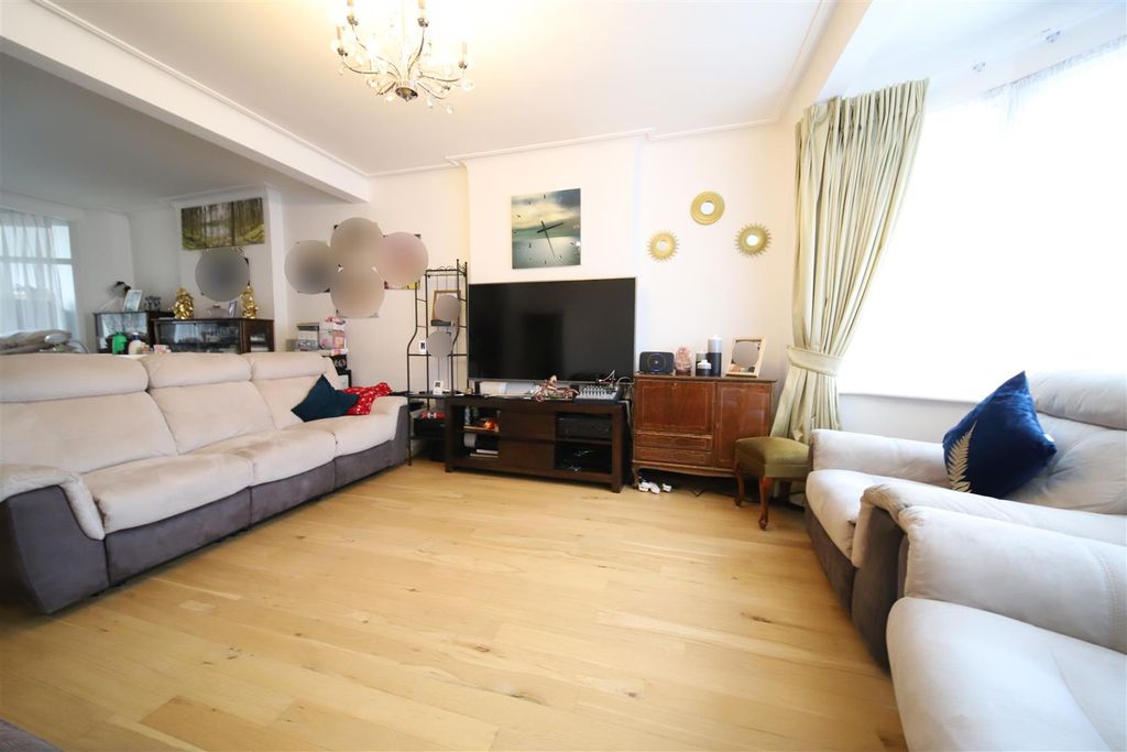Property photo 3 of 24 Lounge 2.Jpg