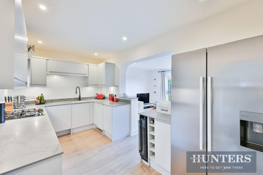 Property photo 2 of 8 Lindsay Road, 37- (5).Jpg