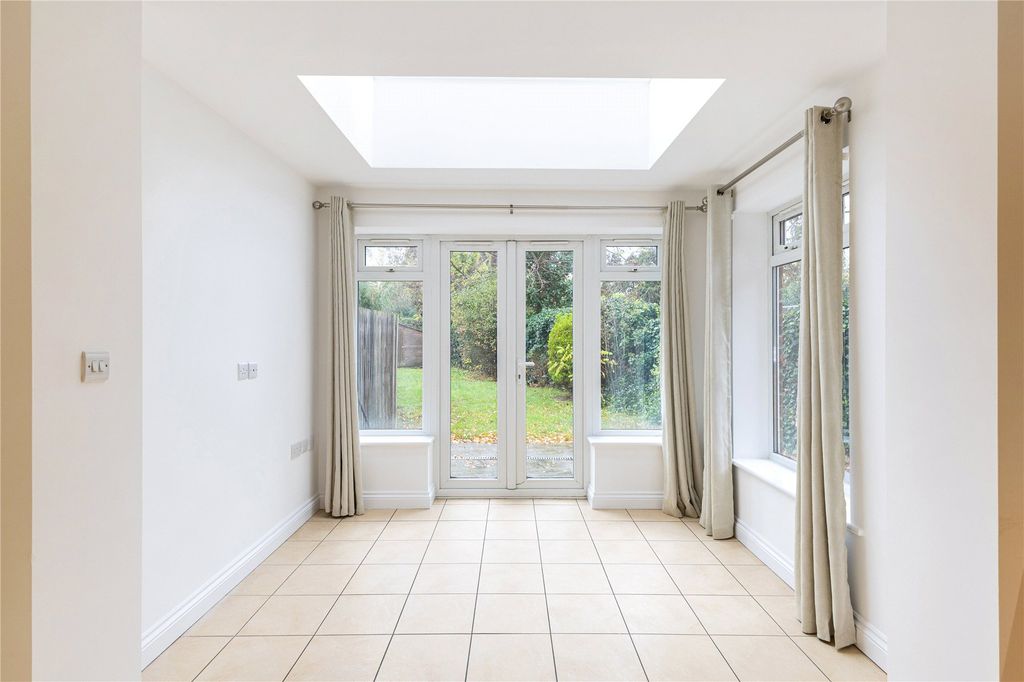 Property photo 3 of 11 Picture No. 10