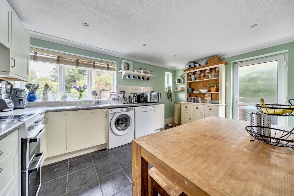 Property photo 3 of 20 Kitchen